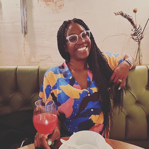 Meet your Posher, Kejina - Picture 1 of 1